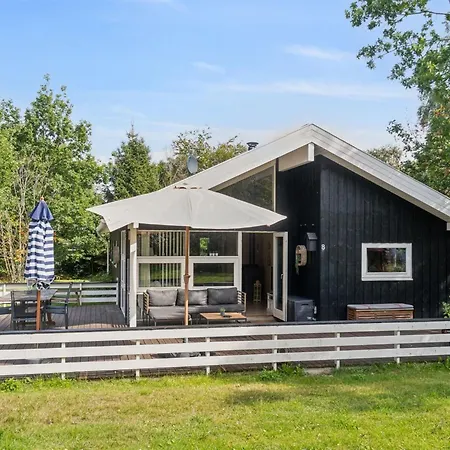 Amola - 1-6km From The Sea By Interhome