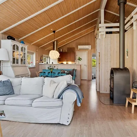 Amola - 1-6km From The Sea By Interhome Feriehus